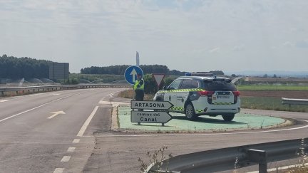 El conductor ha sido interceptado en dos ocasiones sin puntos en el carné por sendas infracciones de tráfico. | Guardia Civil