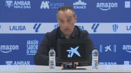 José Luis Oltra en la rueda de prensa. Foto: Aragón Deporte