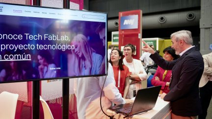 El presidente Azcón conoce distintas startups durante su visita al South Summit 2026. / Gobierno de Aragón. Fabián Simón