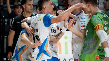Un momento del primer partido ante el Móstoles