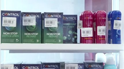 Las farmacias podrán dispensar condones gratuitamente a los jóvenes de entre 16 y 22 años. / Aragón TV