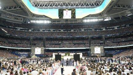 Imagen del Estadio Santiago Bernabéu con la visita del papa. / A. Pérez Meca/Pool / Europa Press