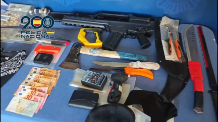 Material intervenido por la Policía en los registros domiciliarios del 'coro' de los DDP. / Policía Nacional
