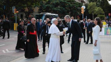 El papa ha sido recibido en la Catedral de la Sagrada Familia por los reyes. / Kike Rincón/Pool / Europa Press