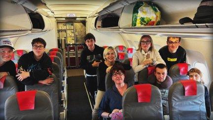 Alumnos y profesores del Instituto Ramón y Cajal de Zaragoza que han regresado de Helsinki. / Aragón TV