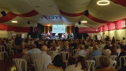Los asistentes han disfrutado con varios grupos joteros. / Aragón TV
