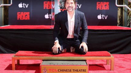 Javier Bardem, tras dejar sus huellas en el Teatro Chino de Hollywood. / EFE. EPA. Nina Promer
