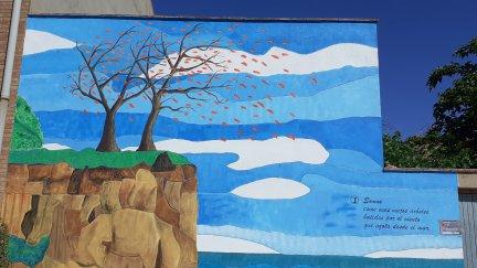 Uno de los murales de La Almunia con los versos de la canción 'Somos'. / CARTV