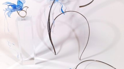 Pieza con la que Loli Puértolas, de la joyería 'Bendito momento', ganó el primer Premio Pieza Única de la Feria de Artesanía de 2023. / Bendito momento