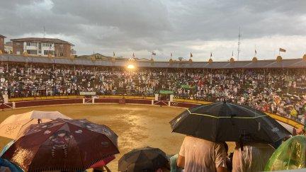 La corrida de toros en Huesca ha sido suspendida a causa de la lluvia. / Aragón TV