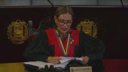  Momento en el que la presidenta del TSJ, la chavista Caryslia Rodríguez, ha confirmado la victoria de Nicolás Maduro. / Reuters