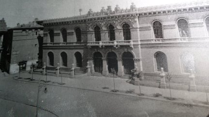 El primer instituto de secundaria en Zaragoza estaba en Plaza Magdalena y era un anexo de la Universidad de Zaragoza
