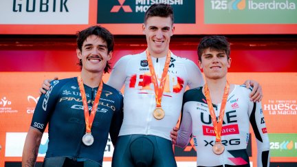 Pablo Castrillo, con el maillot que le acredita como campeón de España de contrarreloj.