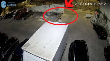 Imágenes de la cámara de seguridad que muestran al detenido. / Guardia Civil