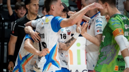 Los jugadores del Wanapix Sala 10 celebran un gol. Foto: Wanapix Sala 10