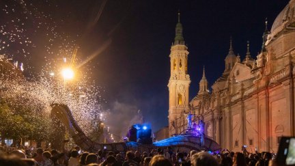 'The Whale Street' fue el espectáculo que despertó mayor expectación durante la Noche en Blanco de Zaragoza. | Ayuntamiento de Zaragoza
