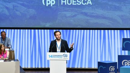 El nuevo presidente del PP Huesca, Isaac Claver, este domingo durante su discurso en el XIV Congreso Provincial de Huesca./ Europa Press. PP Huesca
