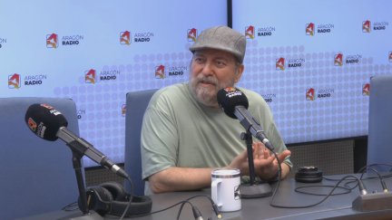 Chesús Yuste, cofundador de Chunta Aragonesista, este martes en los estudios de Aragón Radio. / Aragón TV