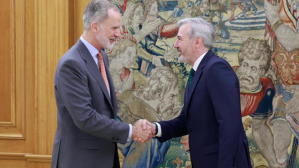 El rey Felipe VI recibe a Jorge Azcón en la Zarzuela tras ser reelegido presidente de Aragón./ Gobierno de Aragón. Fabián Simón