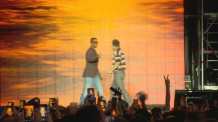 Romeo Santos y Prince Royce, en un momento de su concierto en el Ibercaja Estadio. | Aragón TV