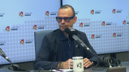 Pedro Olloqui, director general de Cultura y Patrimonio del Gobierno de Aragón este lunes en los estudios de Aragón Radio. / Aragón TV