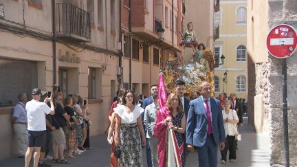 Como cada domingo previo a La Vaquilla, se ha llevado a cabo el homenaje a Santa Emerenciana, patrona de la ciudad. / Aragón TV
