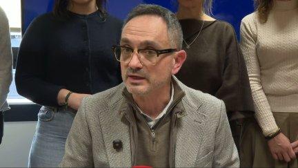 El alcalde de Móstoles, Manuel Bautista, durante una rueda de prensa.
