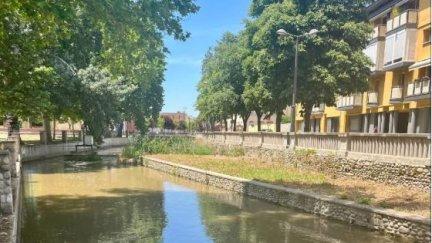 Río Ter a su paso por Manlleu (Barcelona). / Ayuntamiento de Manlleu