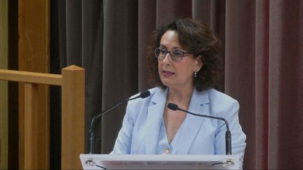 Eva Torres, portavoz de VOX, durante el debate de estado de la ciudad
