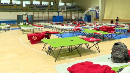 Polideportivo de Ejea preparado para recibir desalojados