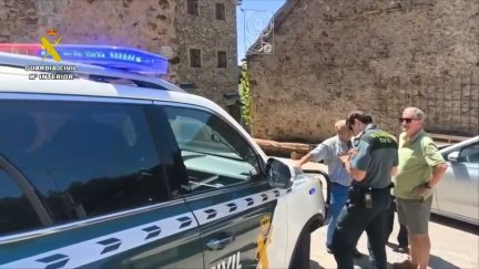 El fuego ha obligado a desalojar 34 poblaciones y 14 están confinadas, lo que ha obligado a desplazar a más de 1.200 personas