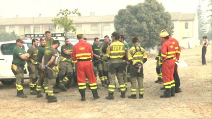 Según García-Page, este incendio ha obligado al mayor despliegue de la historia de la región, de la UME y en conjunto de mandos aéreos