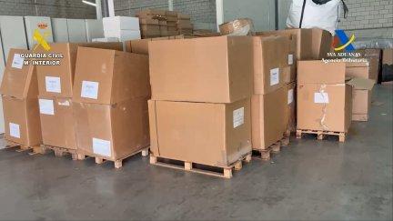 La mayor parte del tabaco fue hallada en un almacén de Fuenlabrada, desde donde, según la investigación, se distribuía el producto