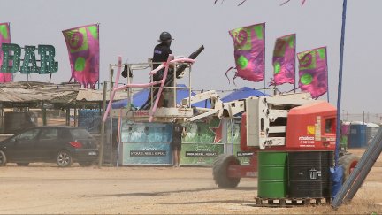 La preparación del Monegros Desert Festival lleva semanas de trabajo detrás-