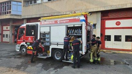 Varias dotaciones de los bomberos de Zaragoza van a colaborar en las labores de extinción de los incendios de Madrid y Ávila.