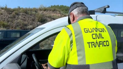 Unos 50 agentes distribuidos en dos puntos de control han vigilado la seguridad al volante al finalizar el festival