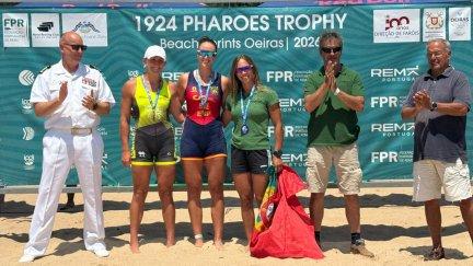 Esther Briz posa con la medalla de oro.