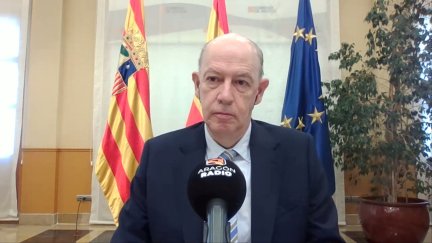 El consejero de Sanidad del Gobierno de Aragón, Ángel Sanz, durante una entrevista este miércoles en Aragón Radio.