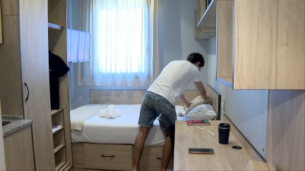 Normalmente priorizan una ubicación cercana a la universidad, pero esto se complica debido a la escasa demanda y al aumento de los precios.