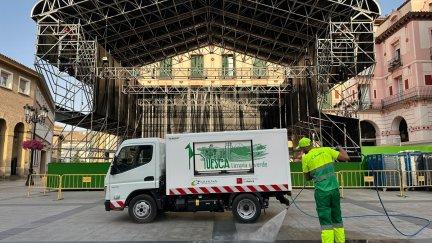 (Foto de ARCHIVO)Nueva hidrolimpiadora que incorpora el Ayuntamiento de Huesca para trabajar en las próximas fiestas de San Lorenzo.