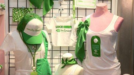 La vestimenta blanca y verde, como los pañuelos y los complementos, no pueden faltar en San Lorenzo.