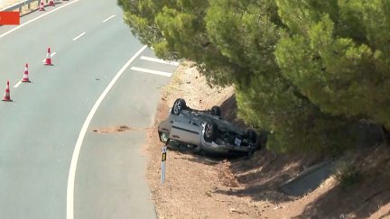 El único vehículo implicado ha volcado y se ha salido de la vía