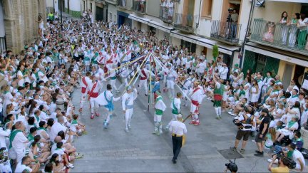 Baile de cintas en la plaza de San Lorenzo de Huesca