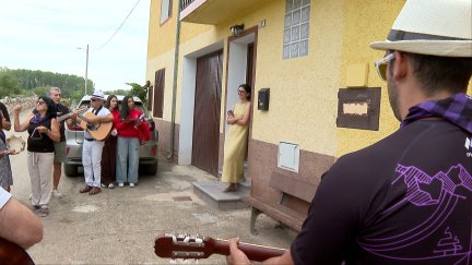 Las calles de San Martín del Río se llenan de música con las rondas