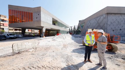 Visita del consejero de Participación Ciudadana y Régimen Interior, Alfonso Mendoza, a las obras del Centro Cívico Hispanidad (Zaragoza).