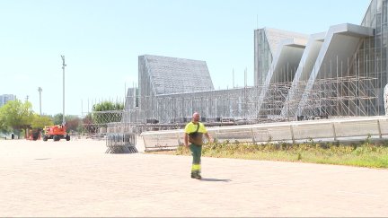 Los trabajos de montaje de la edición del Vive Latino 2026 en el recinto Expo han comenzado.