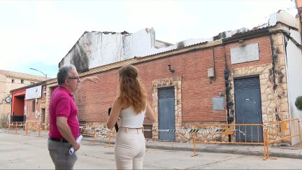 Varias familias siguen desalojadas tras el incendio de Calatorao.