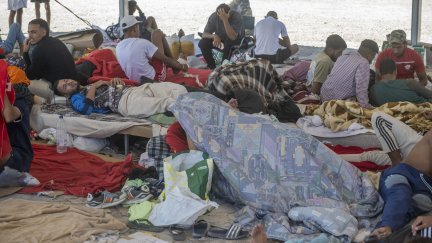 Sanidad convoca a las comunidades autónomas este lunes para activar el mecanismo de solidaridad y enviar vacunas a Ceuta.