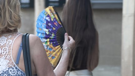 (Foto de ARCHIVO)Mujer abanicandose en ZaragozaEUROPA PRESS13/7/2026