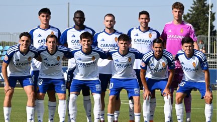 La plantilla del Real Zaragoza posa antes de un partido de pretemporada